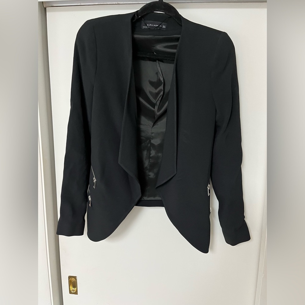 ZARA Beautiful Black Blazer!  Size Small